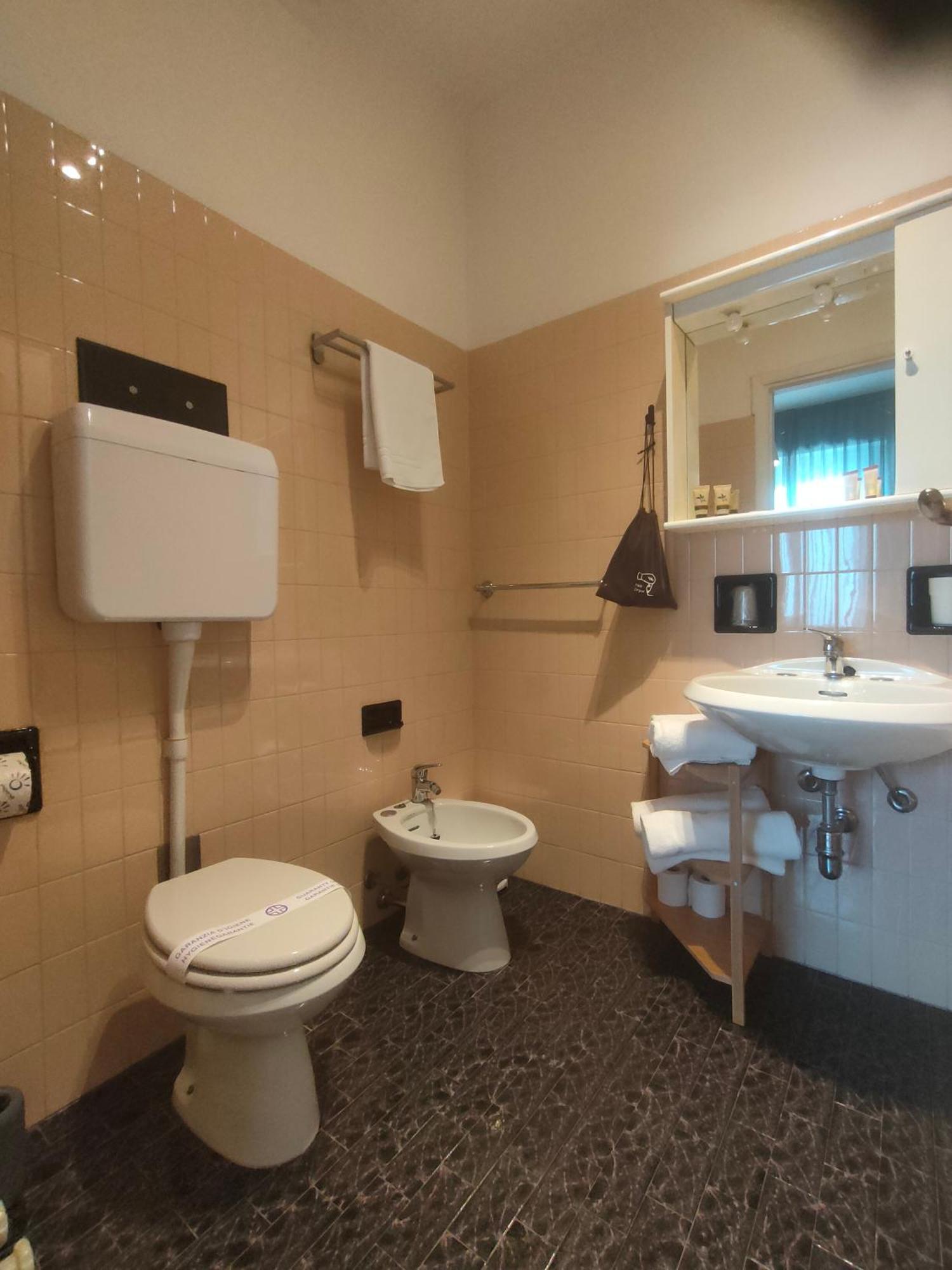 Albergo La Pescatrice Moniga del Garda 객실 사진